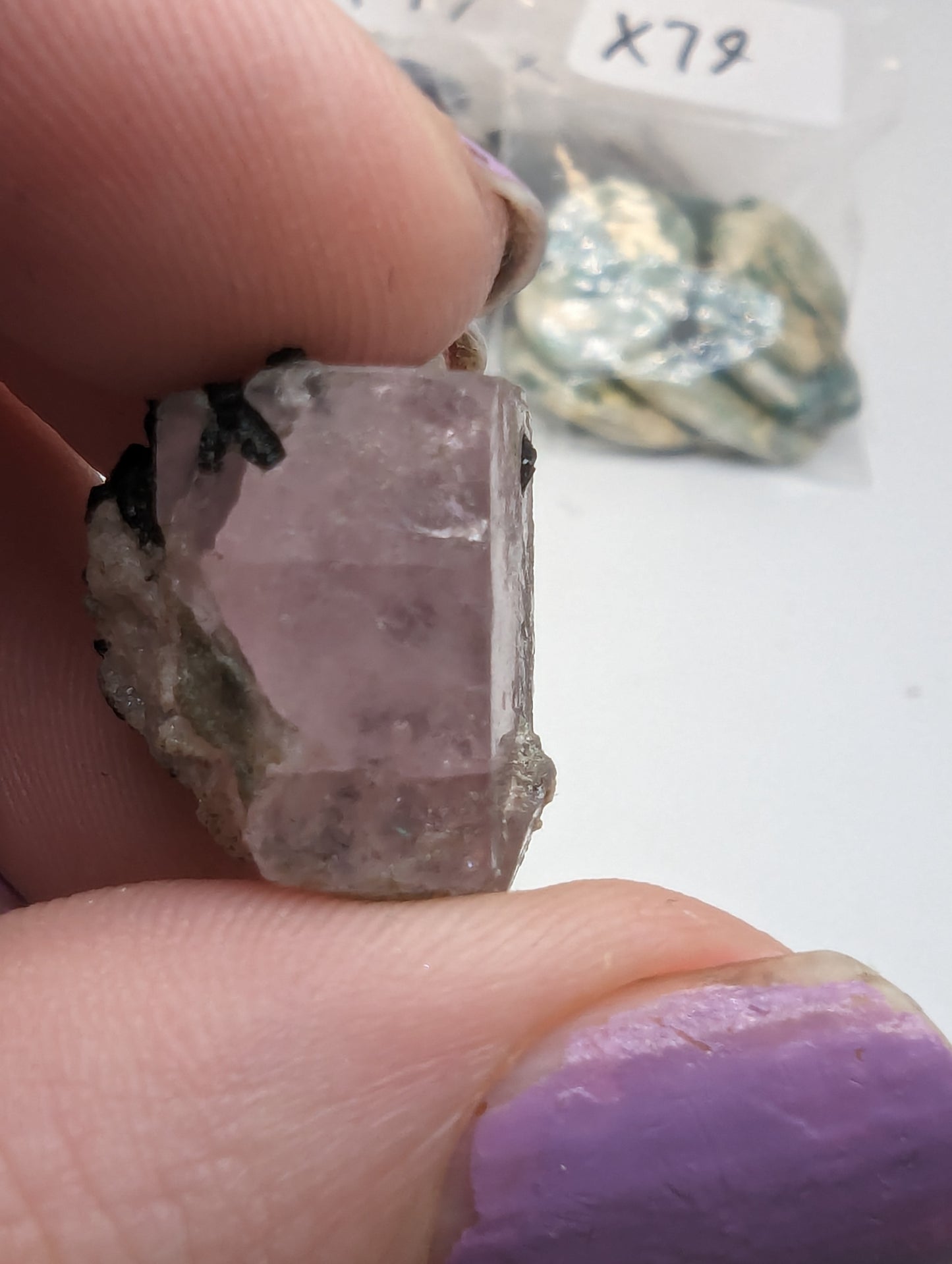 Pink Apatite w/ Schorl(Black Tourmaline) - Thumbnail Specimen - 38.20cts(7.64g)