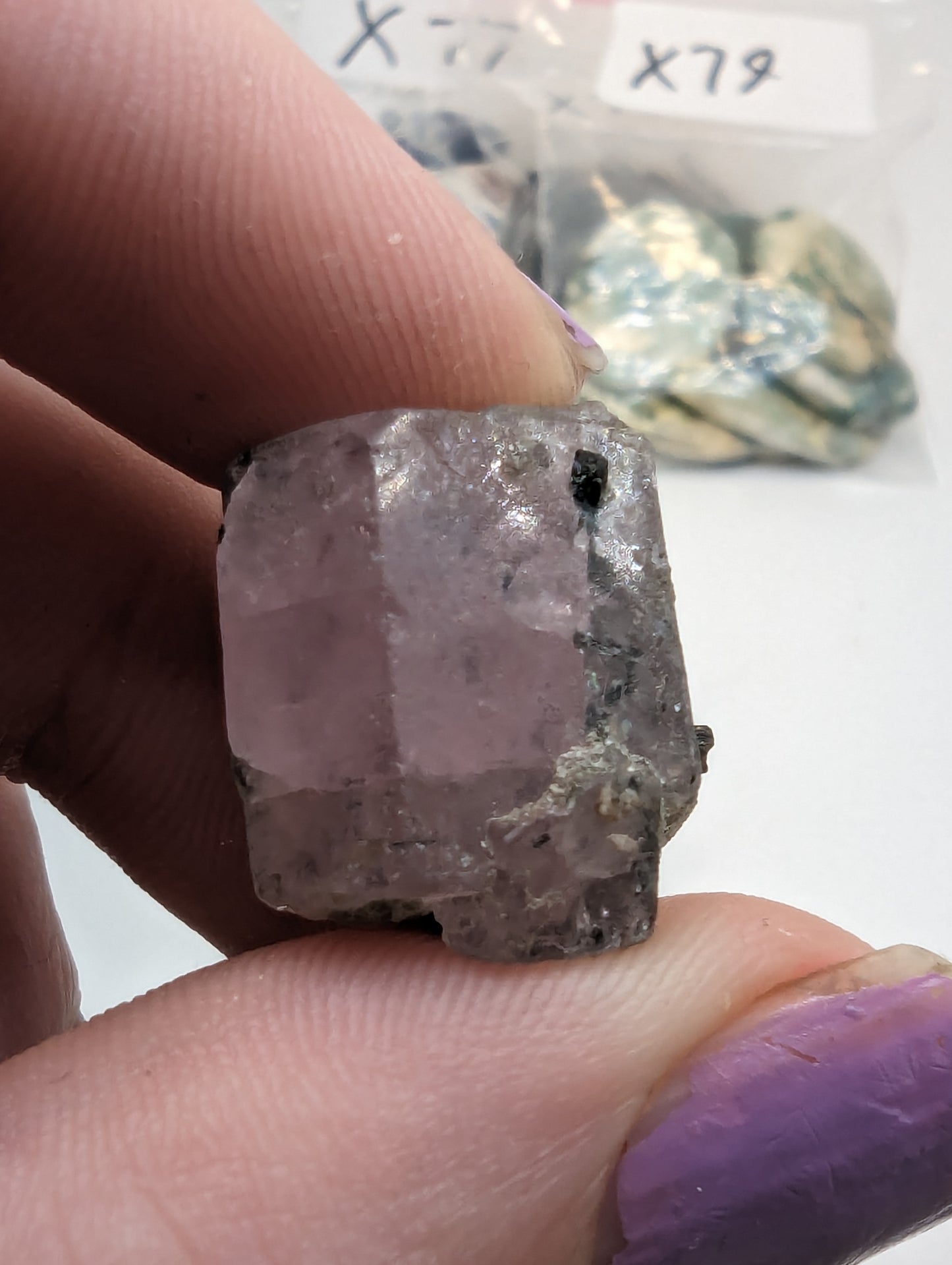 Pink Apatite w/ Schorl(Black Tourmaline) - Thumbnail Specimen - 38.20cts(7.64g)