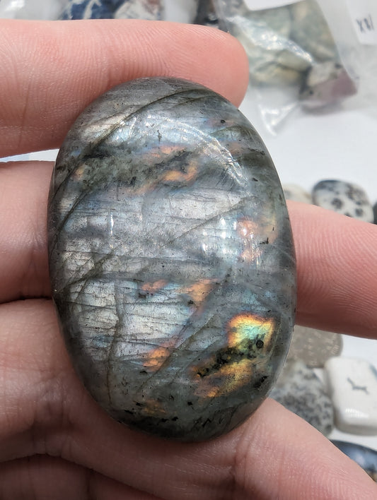 Purple Labradorite Cabochon - Unique Flash - 108.55cts(21.70g)