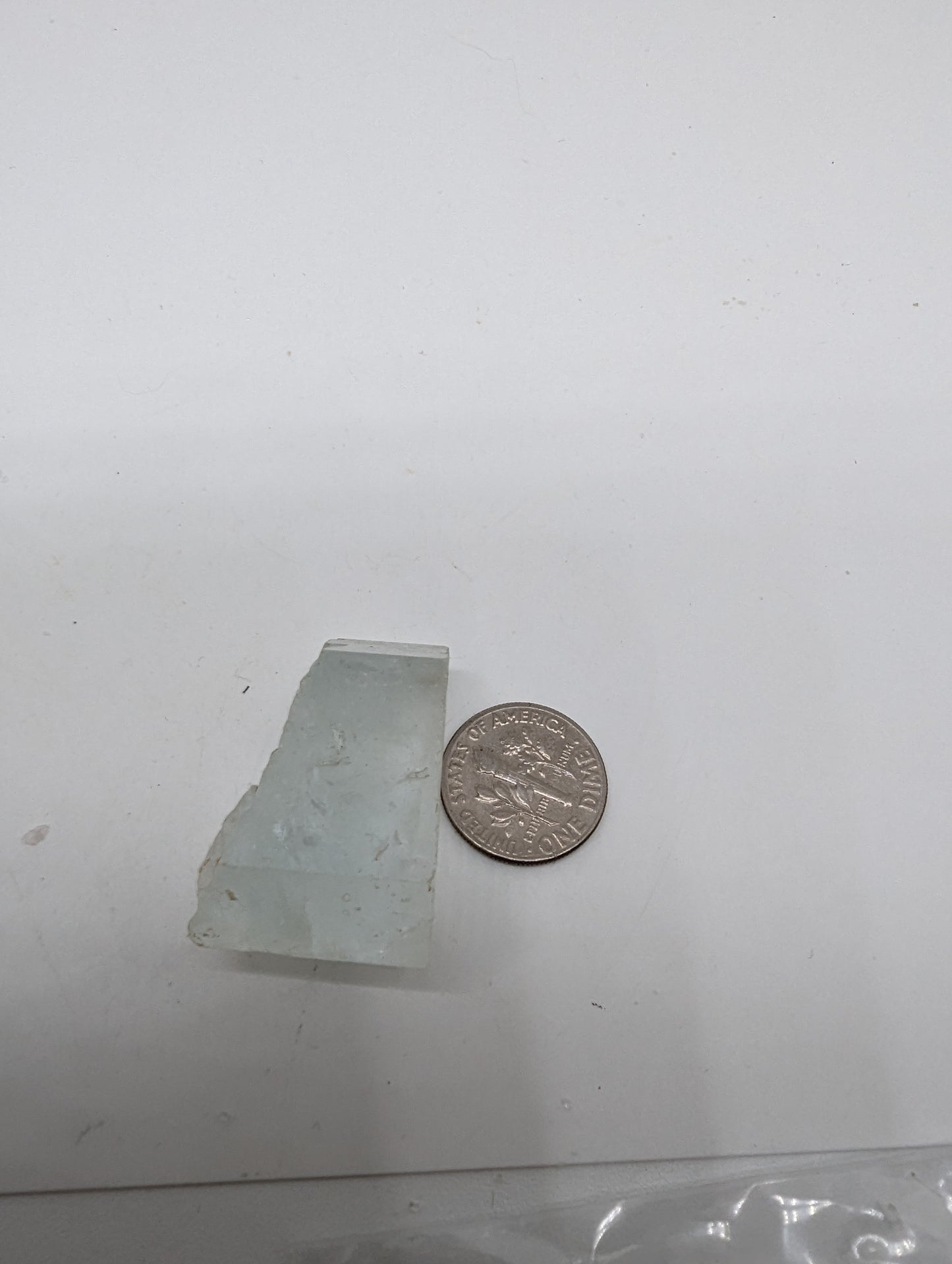 Aquamarine
Crystal - 110.30cts(22.08g) - 
35mm