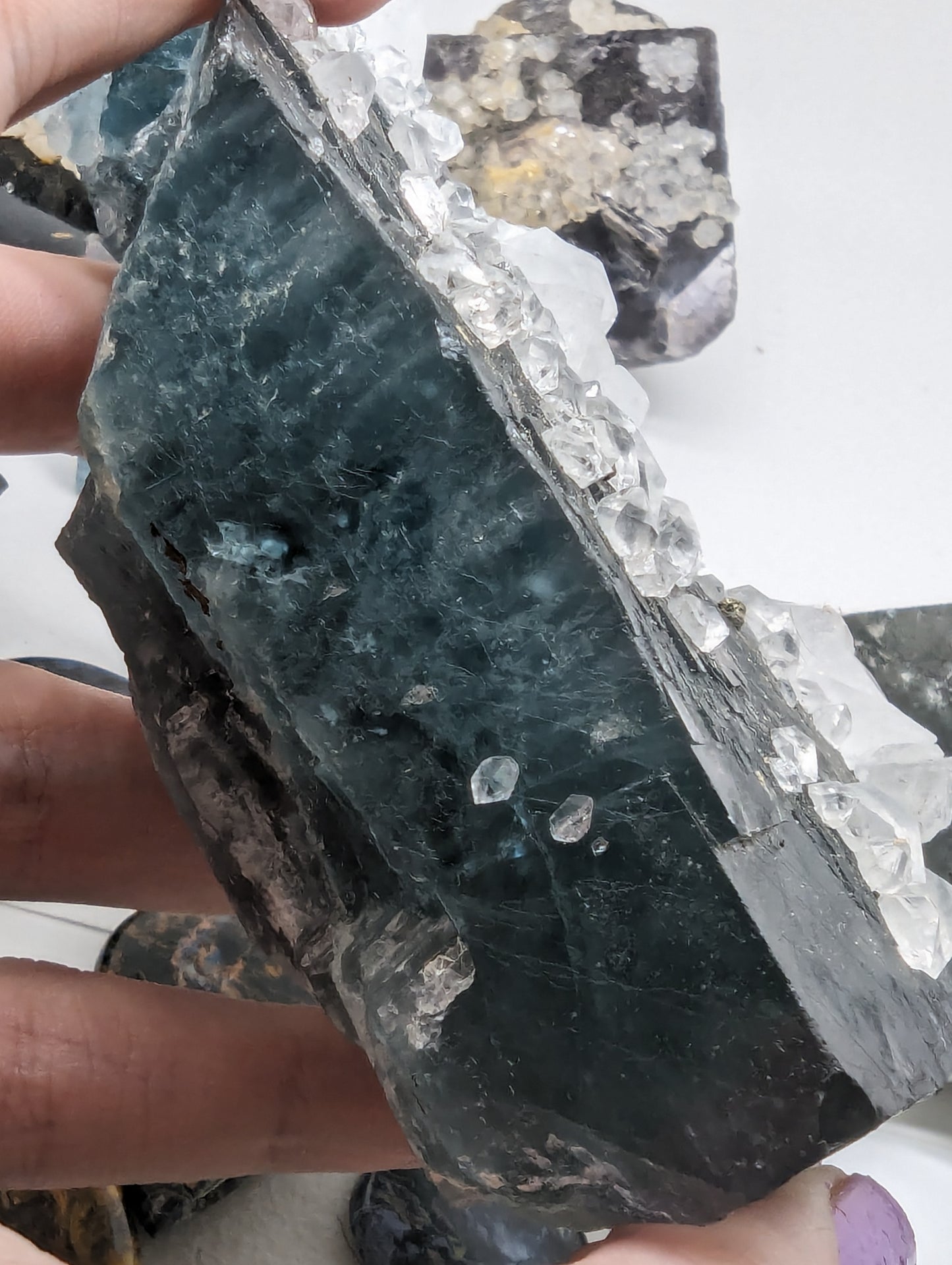 Flourite w/ diamond quartz - 575g