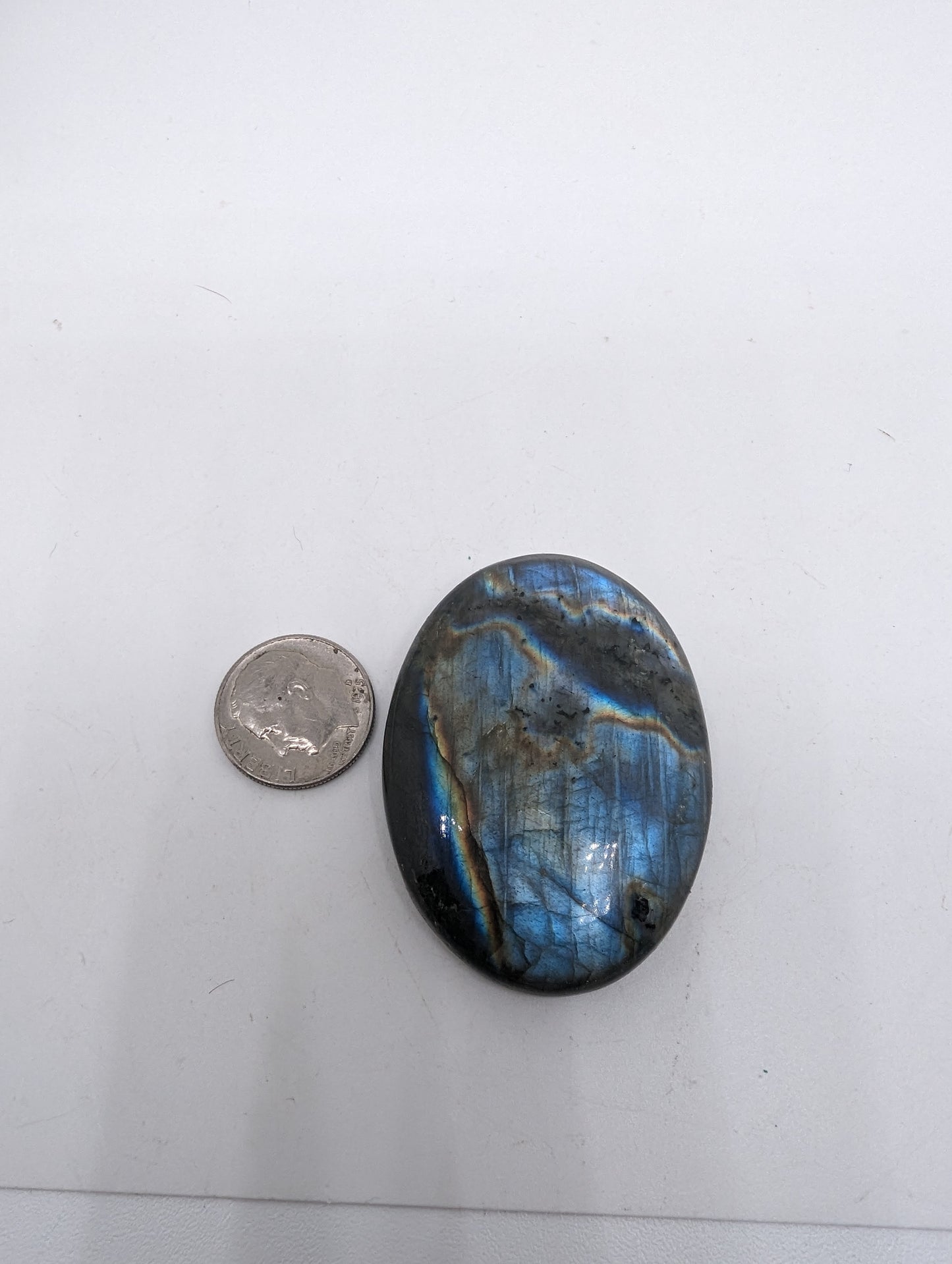 Labradorite - 108.35cts(21.67g) - 
47mm