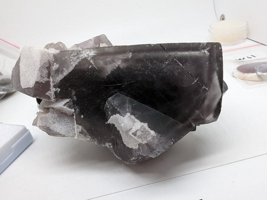 Flourite Specimen - 415g(14.65oz) -
90mm*68mm*52mm