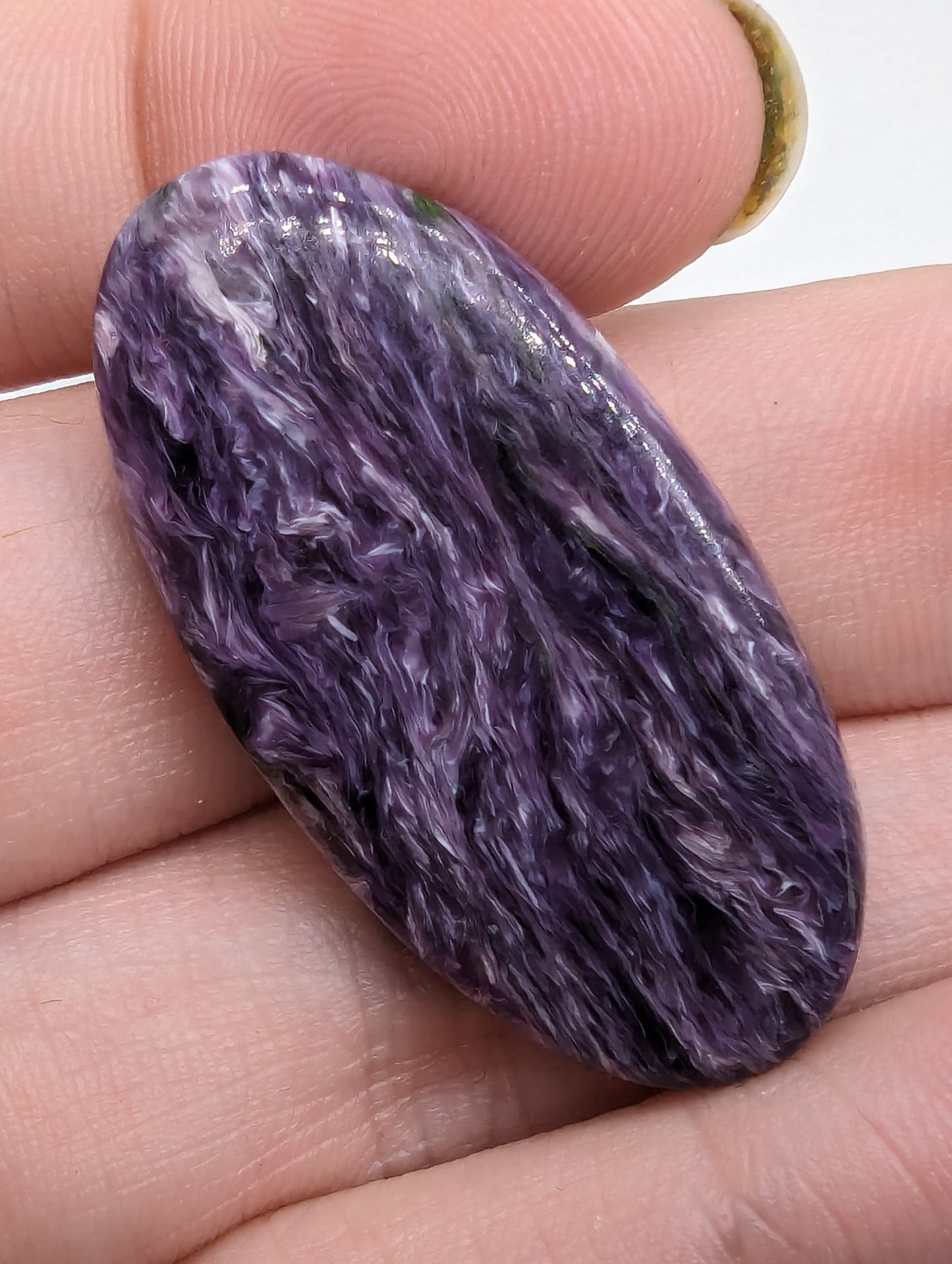 Charoite Oval - Flashy - 
34.75cts(6.95g) - 
40mm