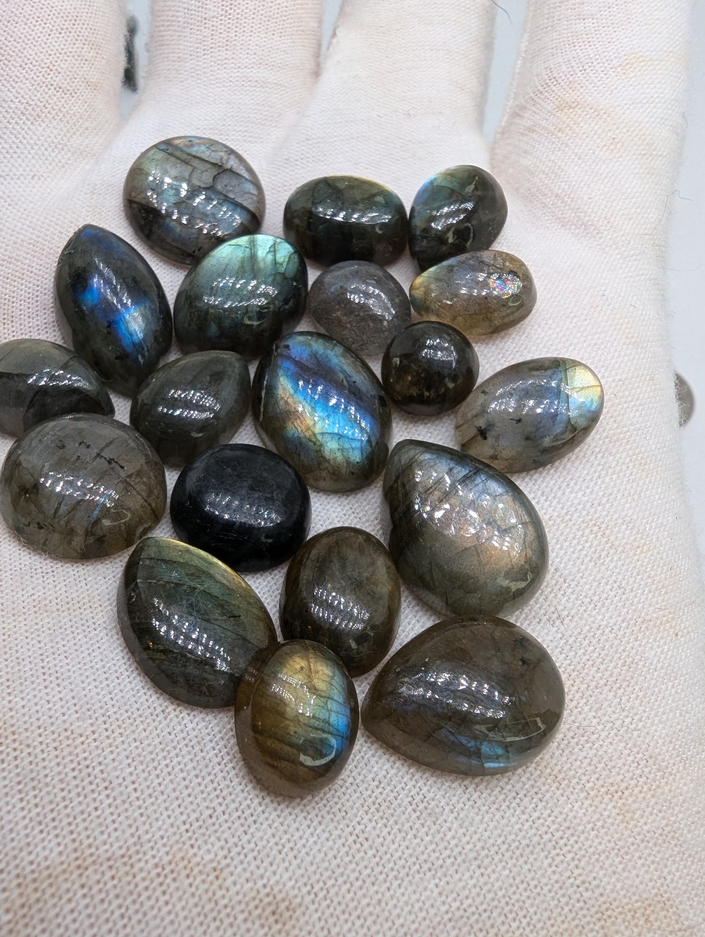 Labradorite Cabochon Lot -  20pcs - 131.7cts(26.34g) - Jewelry Sized - Rainbow Flash - V54