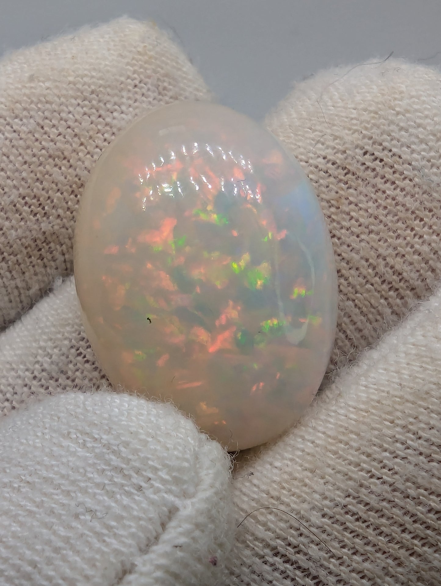 Ethiopian Welo Opal Cab - Oval  -  21*15mm - 17cts - OPP8