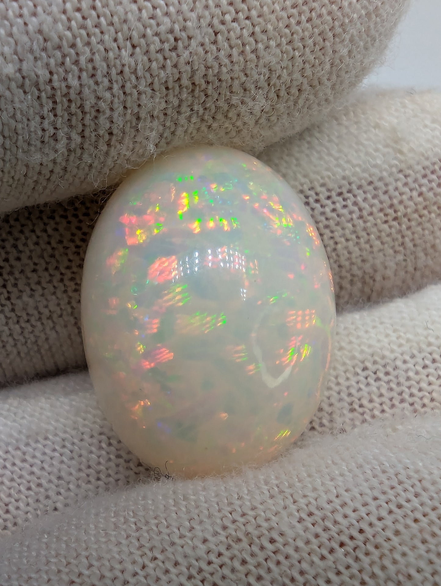 Ethiopian Welo Opal Cab - Oval  -  19*14mm - 11.5cts - OPP10