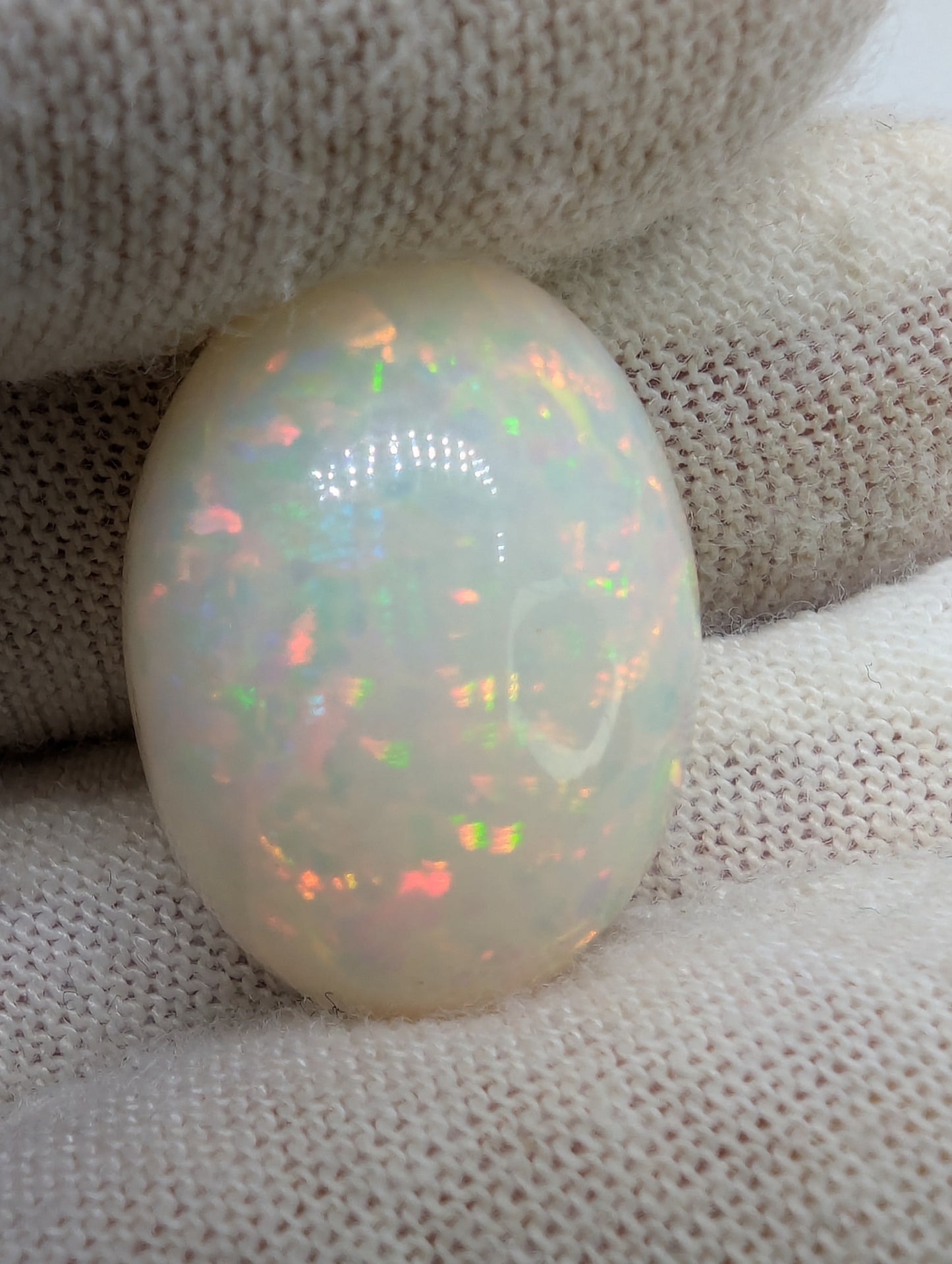 Ethiopian Welo Opal Cab - Oval  -  19*14mm - 11.5cts - OPP10