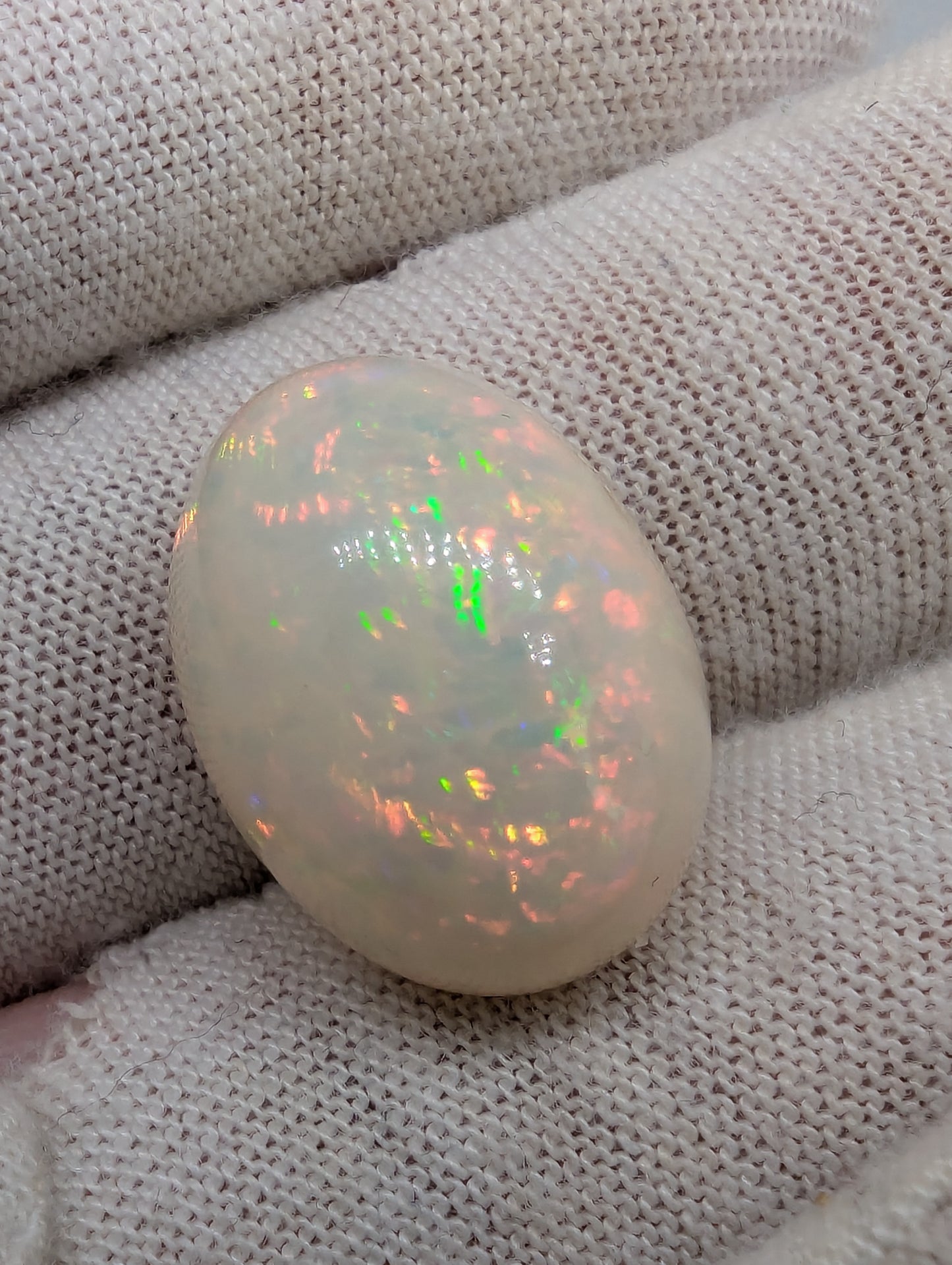 Ethiopian Welo Opal Cab - Oval  -  19*14mm - 11.5cts - OPP10