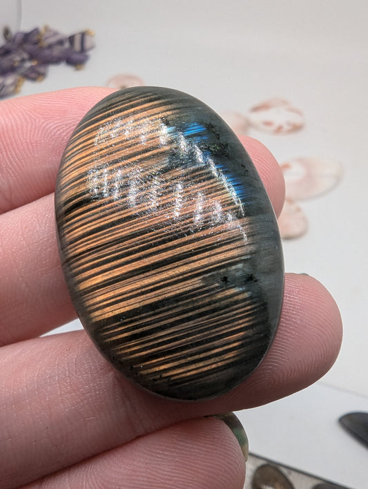 Sunset Labradorite Cabochon - Chatoyant Orange - Oval - 68.60cts(13.73g) - 38*25*9mm - V68c