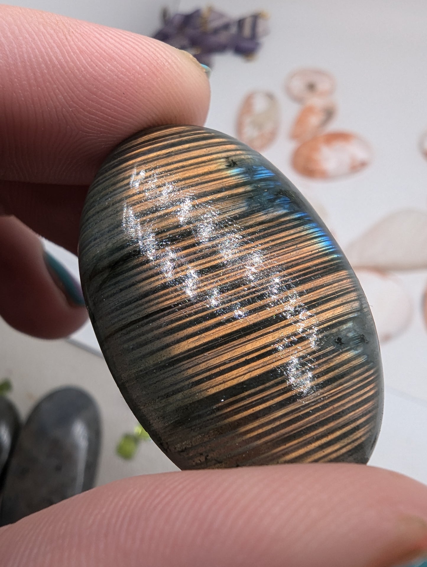 Sunset Labradorite Cabochon - Chatoyant Orange - Oval - 68.60cts(13.73g) - 38*25*9mm - V68c