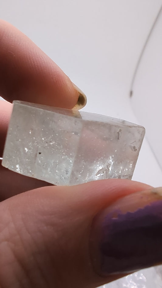 Aquamarine
Crystal - 110.30cts(22.08g) - 
35mm