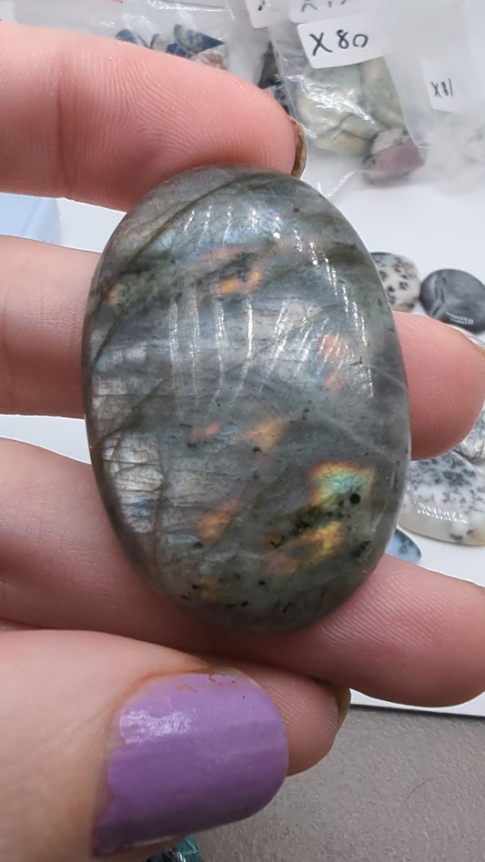 Purple Labradorite Cabochon - Unique Flash - 108.55cts(21.70g)