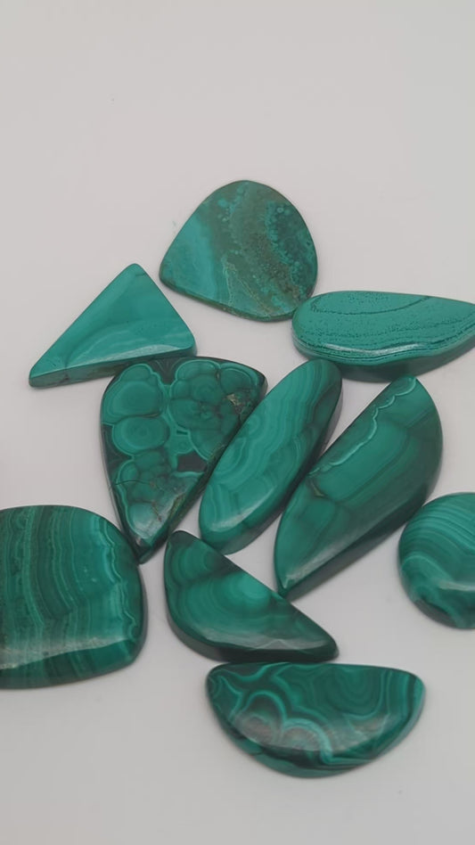 Malachite Cabochon lot - 10pcs - 23-35mm - 41.77g - Whole Lot