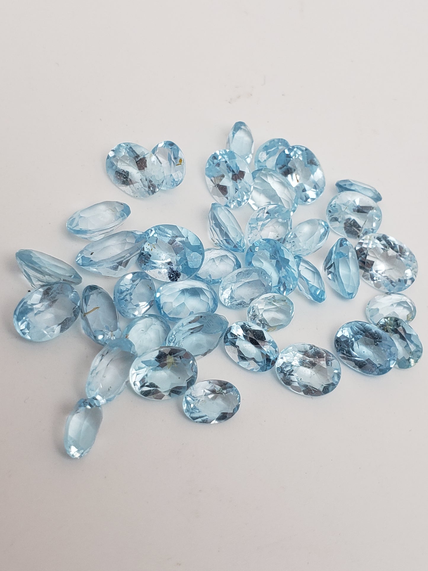 Swiss Blue Topaz Facets - Ovals - Brilliant Blue - 1-2.5 carats per piece