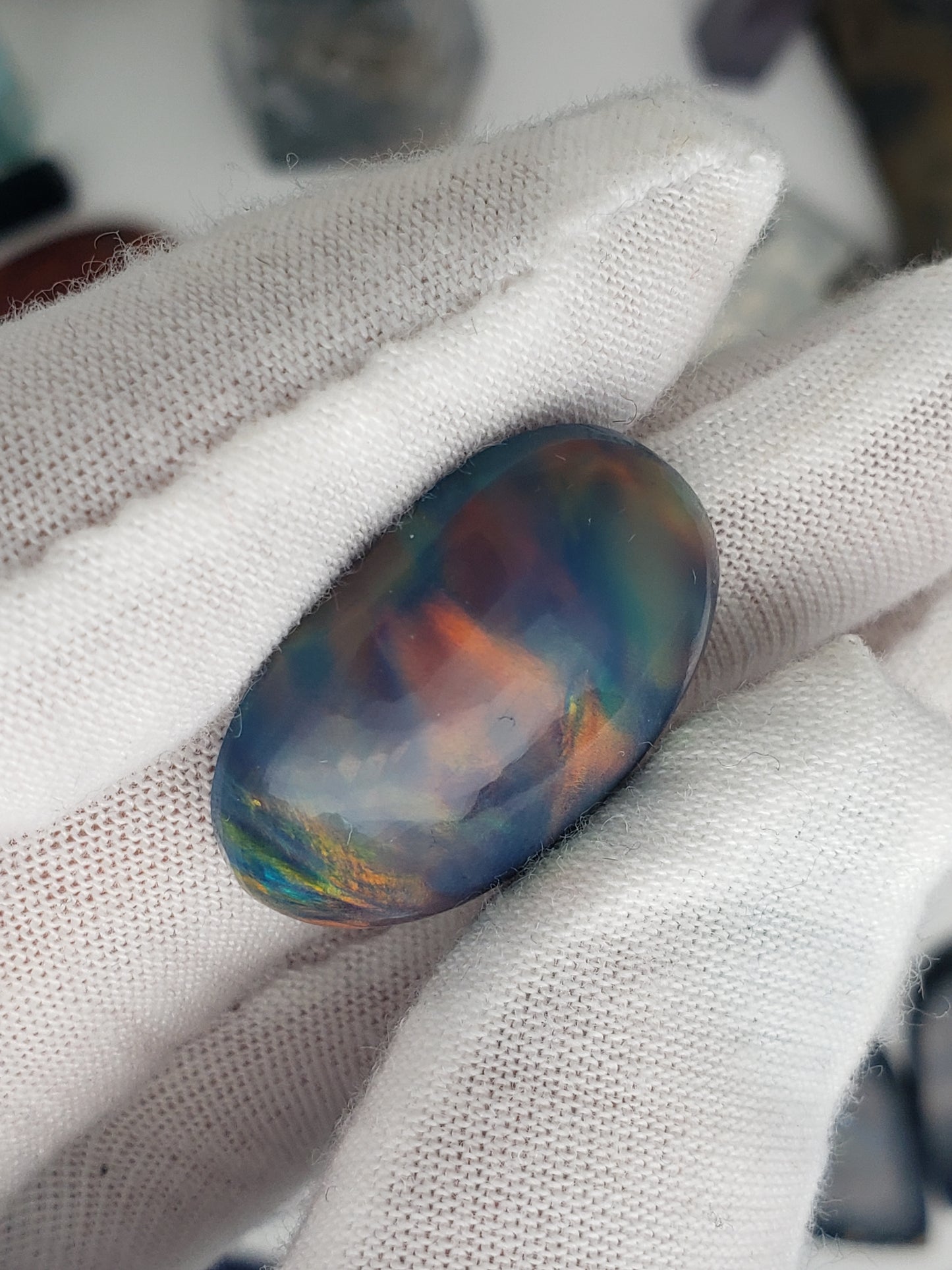 Aurora Opal (Dan Omen cut) 14.7 carat - oval medium dome - 27.4mm