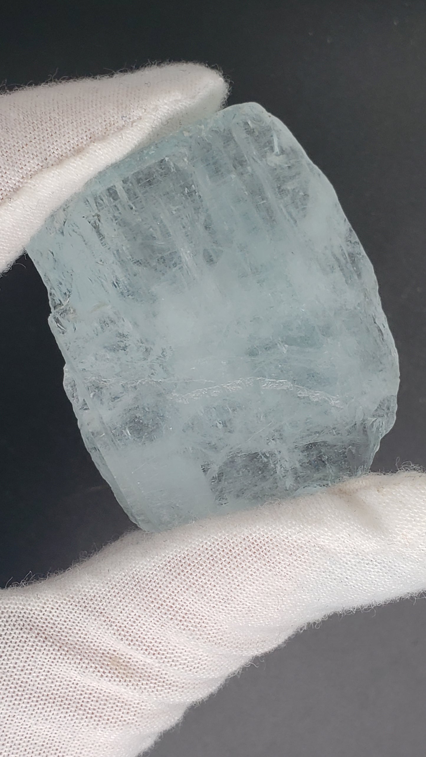 Aquamarine Specimen - 51.3 grams - 47.5mm - Shigar Flat Top Termination