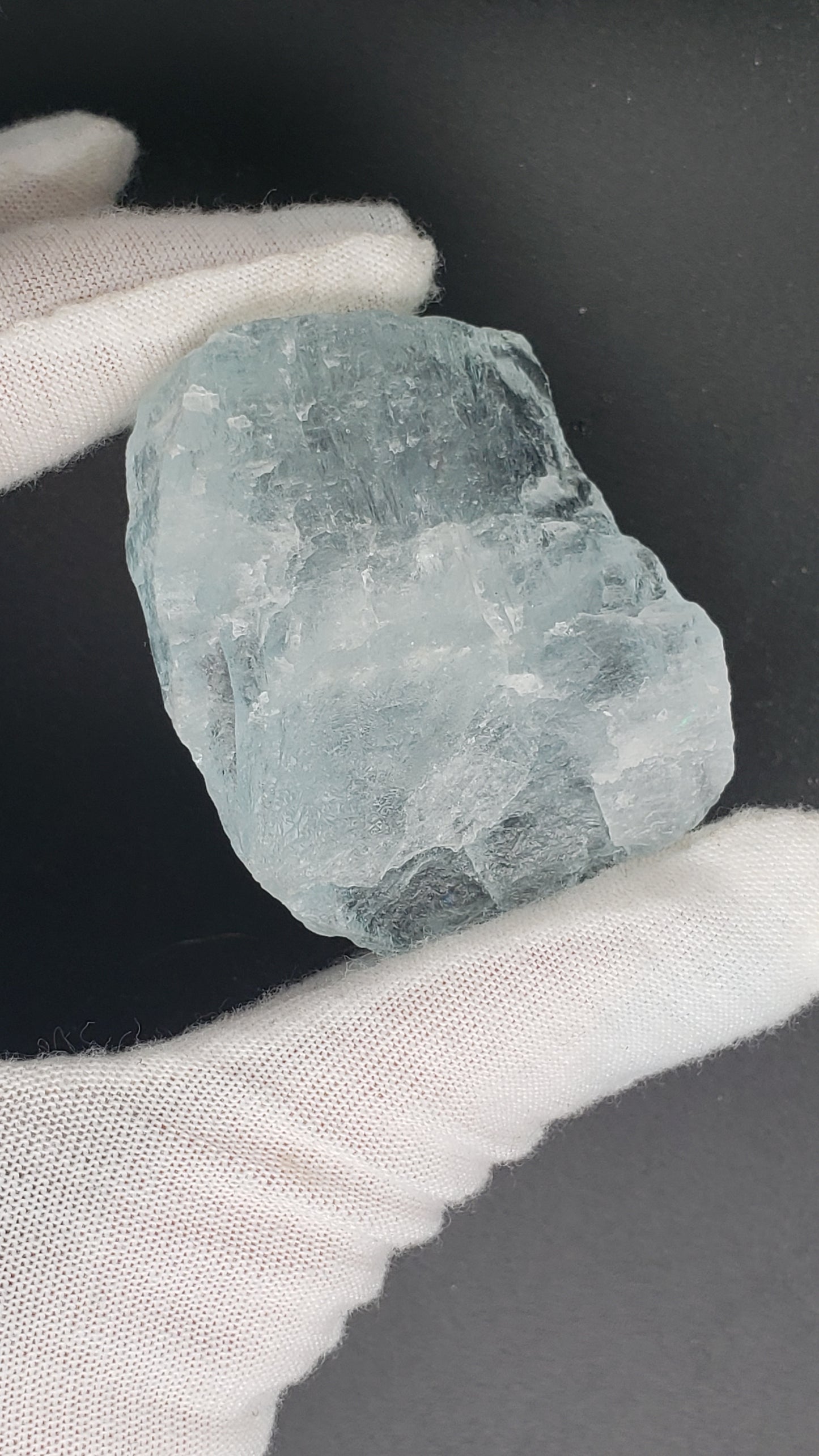 Aquamarine Specimen - 51.3 grams - 47.5mm - Shigar Flat Top Termination