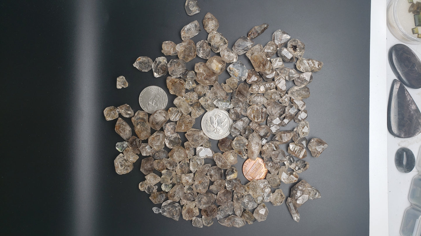 Petroleum Quartz Diamonds - Large Size - UV Reactive Crystals - Perfect for Jewelry or Collecting