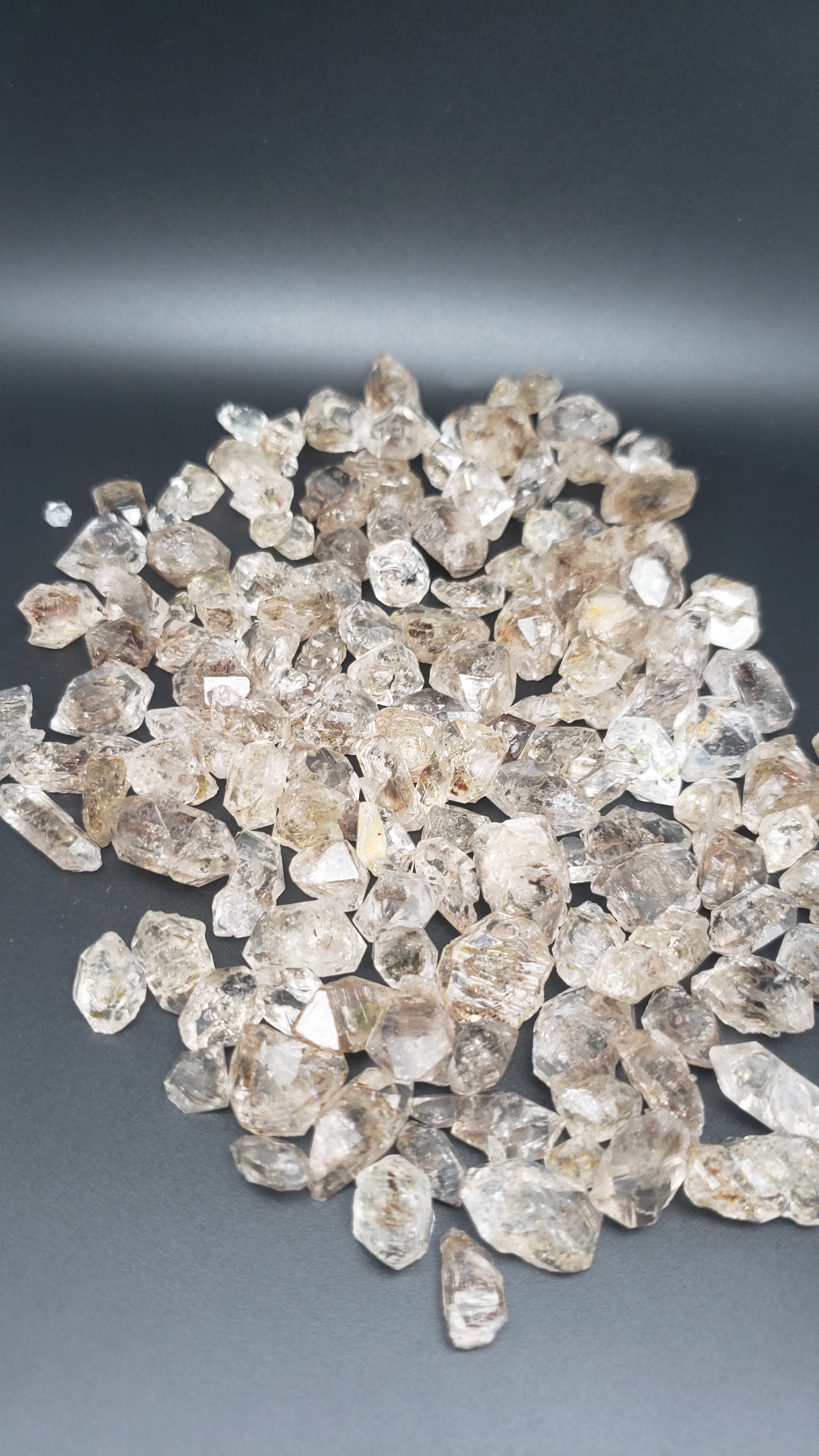 Petroleum Quartz Diamonds - Large Size - UV Reactive Crystals - Perfect for Jewelry or Collecting