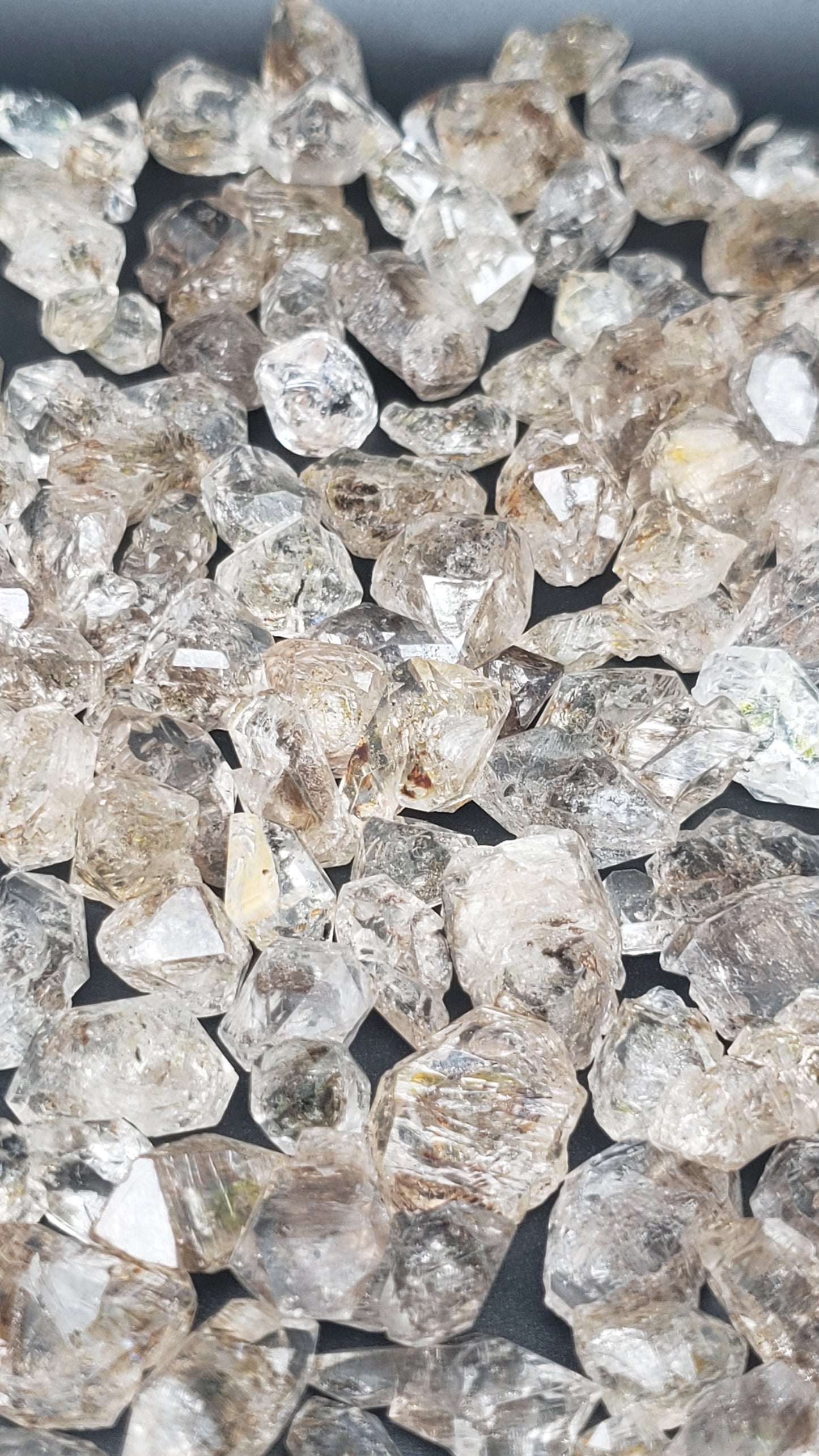 Petroleum Quartz Diamonds - Large Size - UV Reactive Crystals - Perfect for Jewelry or Collecting