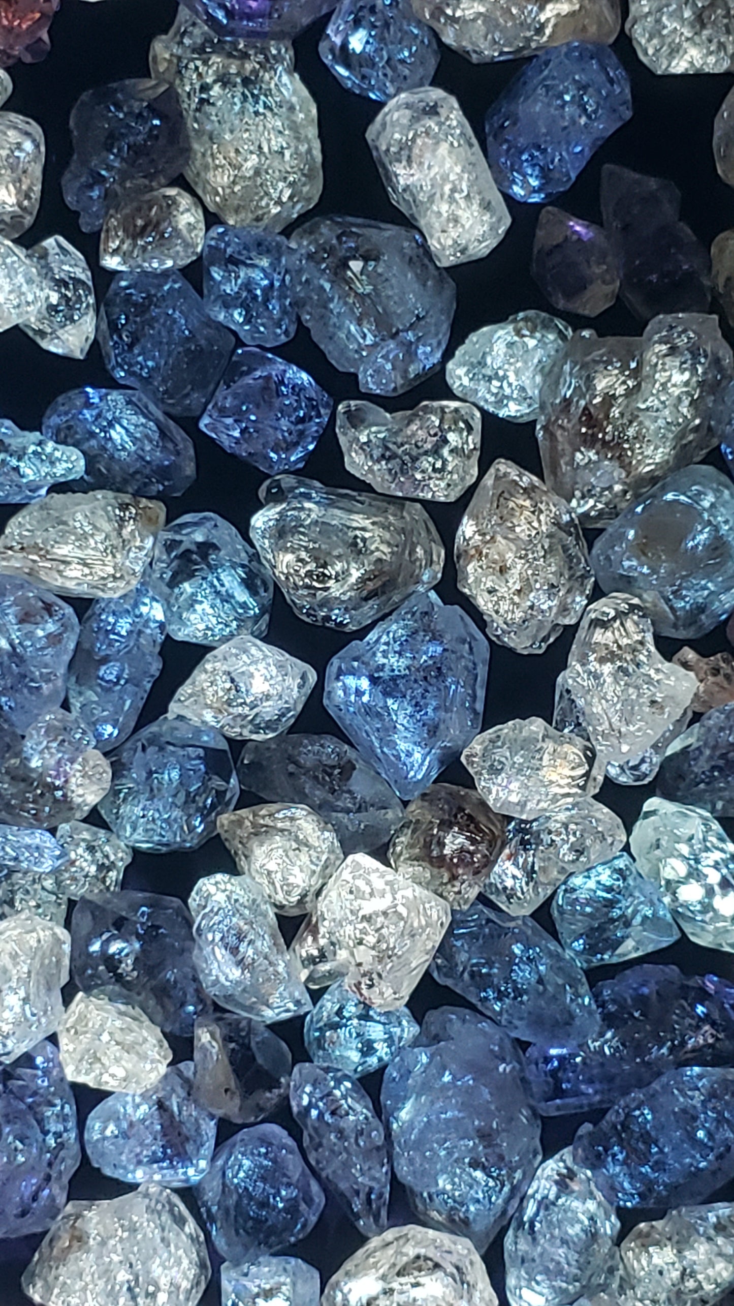 Petroleum Quartz Diamonds - Large Size - UV Reactive Crystals - Perfect for Jewelry or Collecting