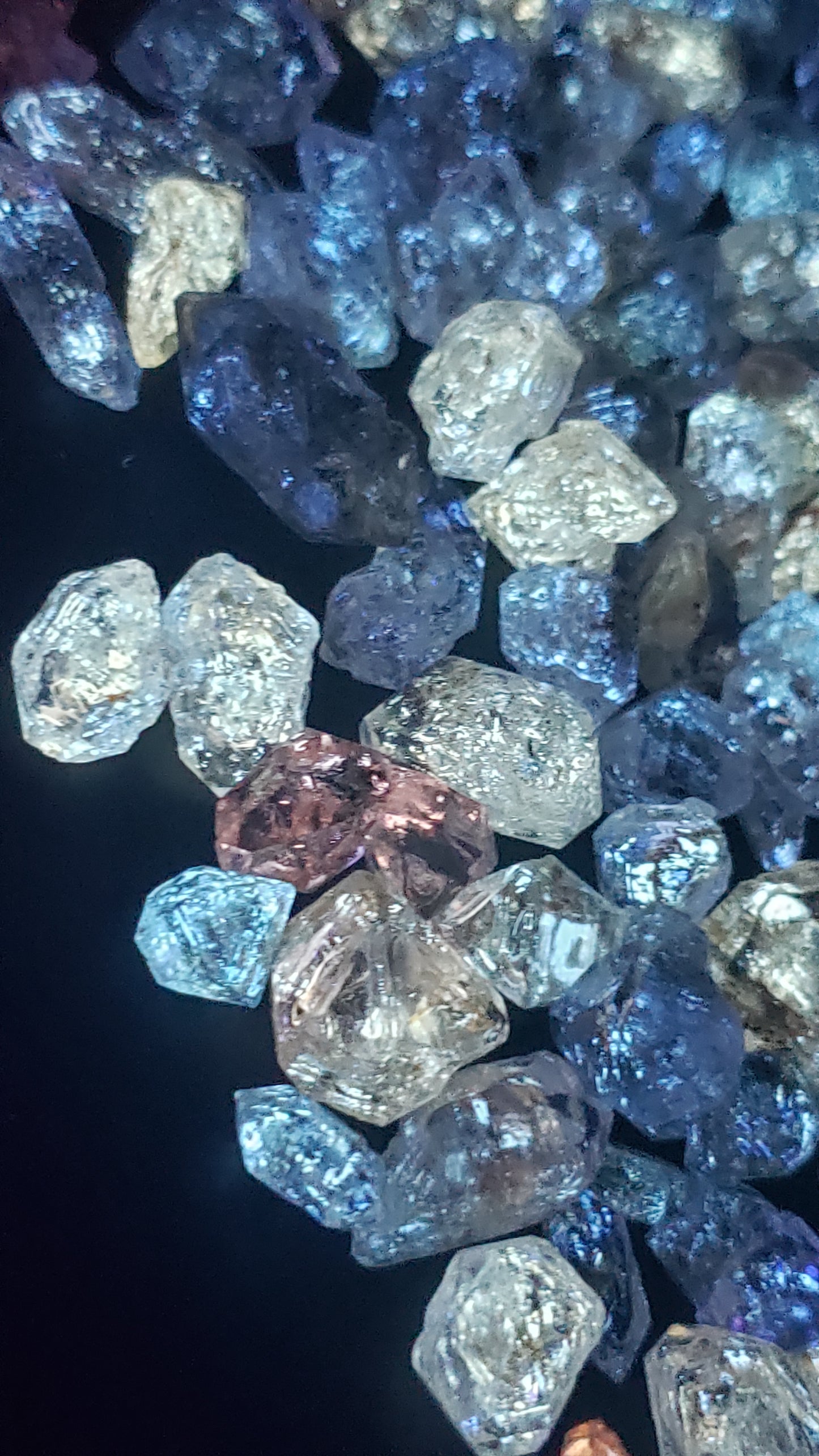 Petroleum Quartz Diamonds - Large Size - UV Reactive Crystals - Perfect for Jewelry or Collecting