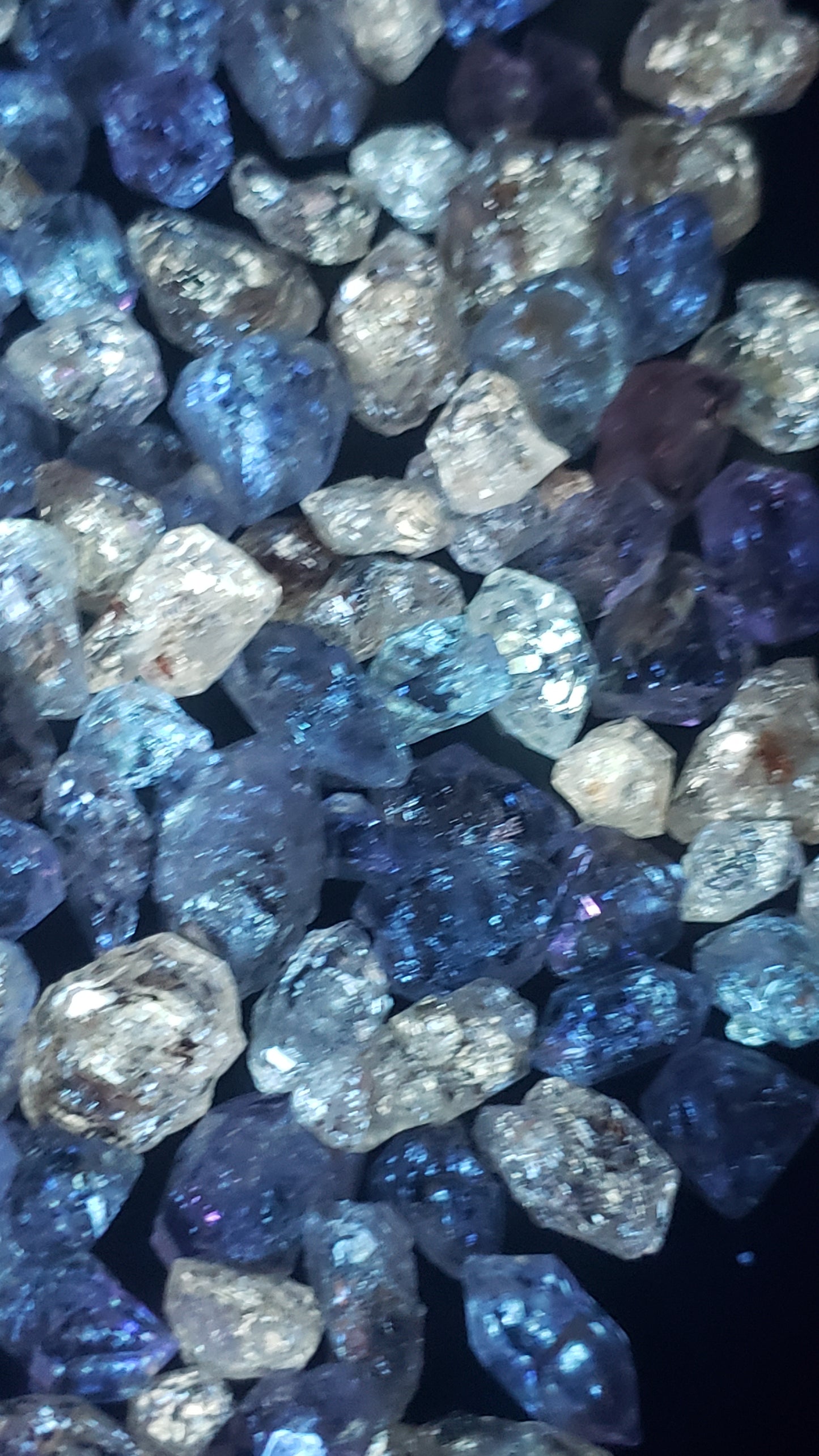 Petroleum Quartz Diamonds - Large Size - UV Reactive Crystals - Perfect for Jewelry or Collecting