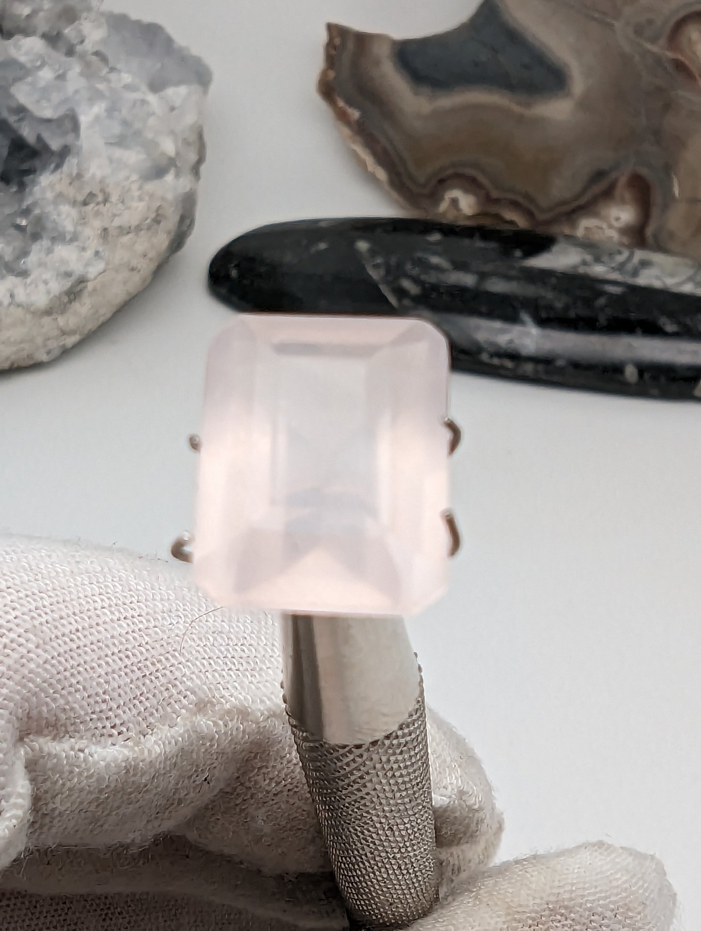 Rose Quartz Facet - 13.5mm - 6cts