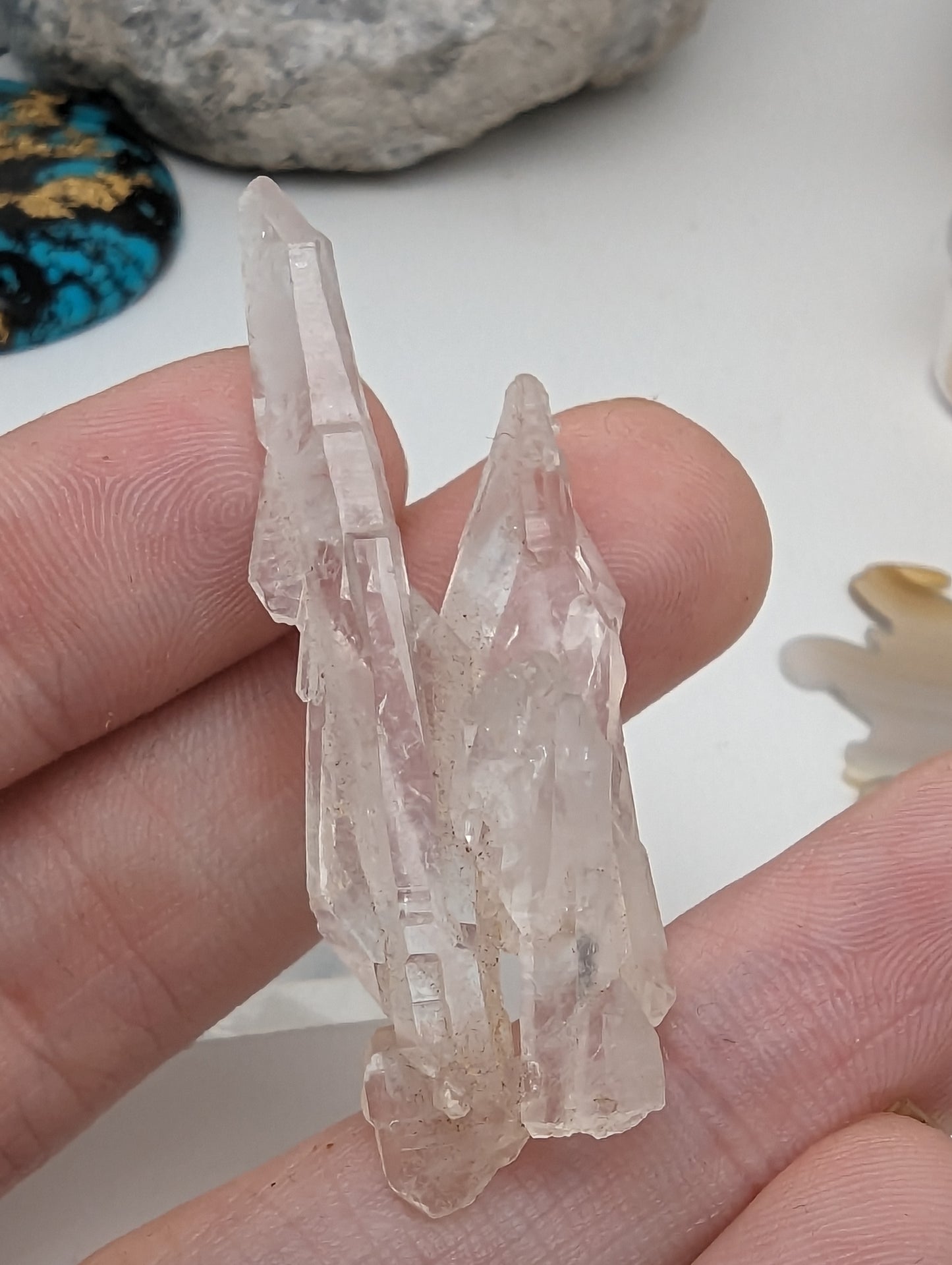 Faden Quartz Cluster  Excellent Twinning - 6.3g