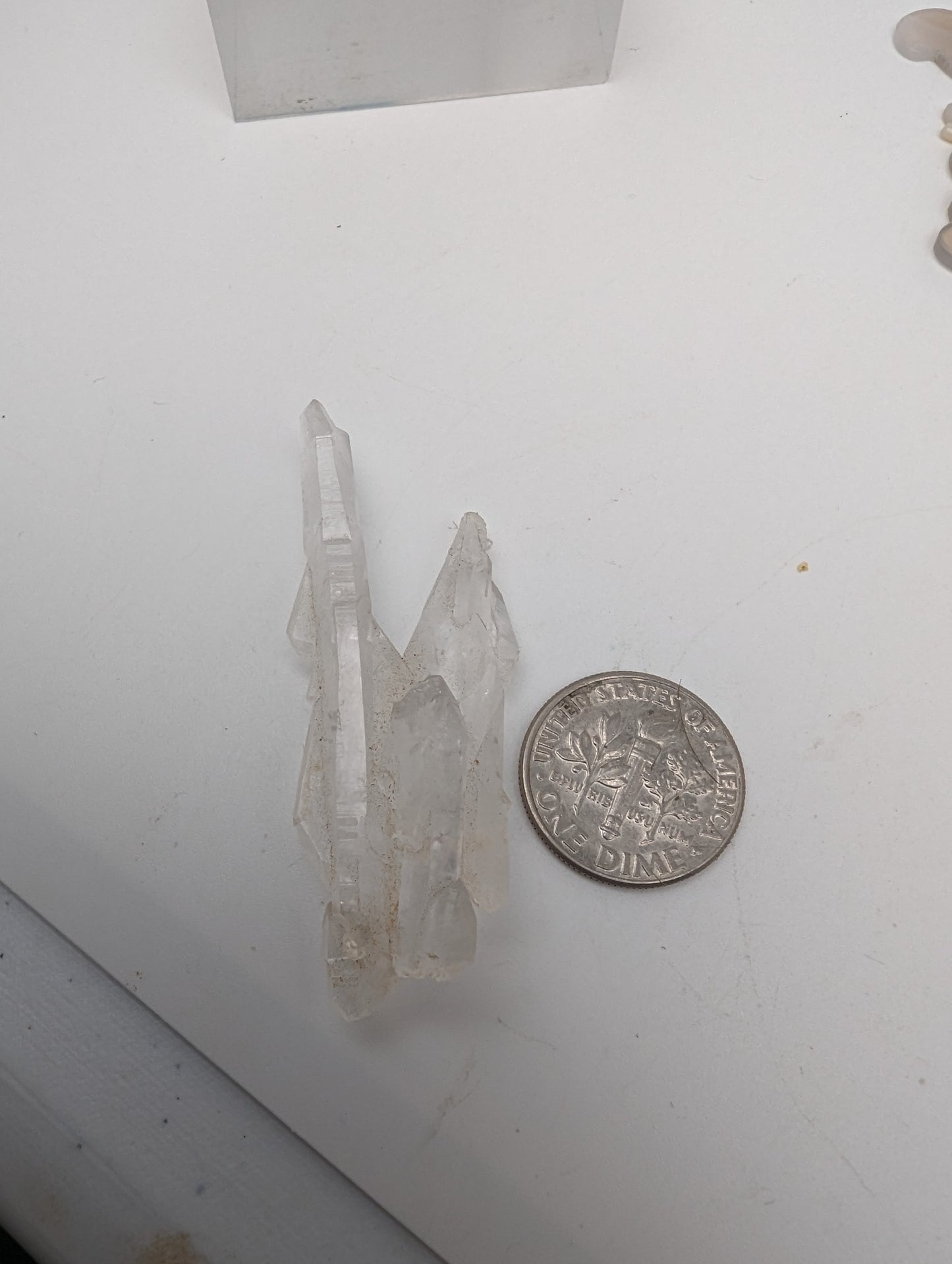 Faden Quartz Cluster  Excellent Twinning - 6.3g