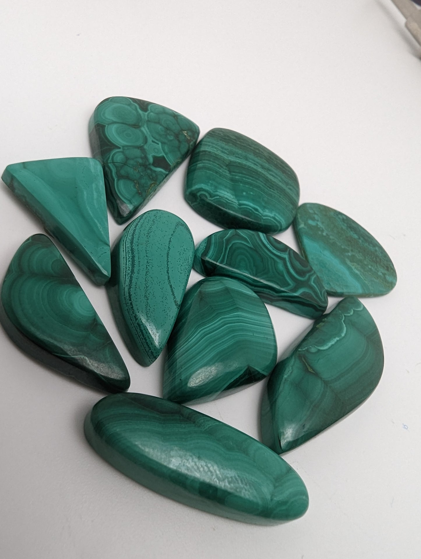 Malachite Cabochon lot - 10pcs - 23-35mm - 41.77g - Whole Lot