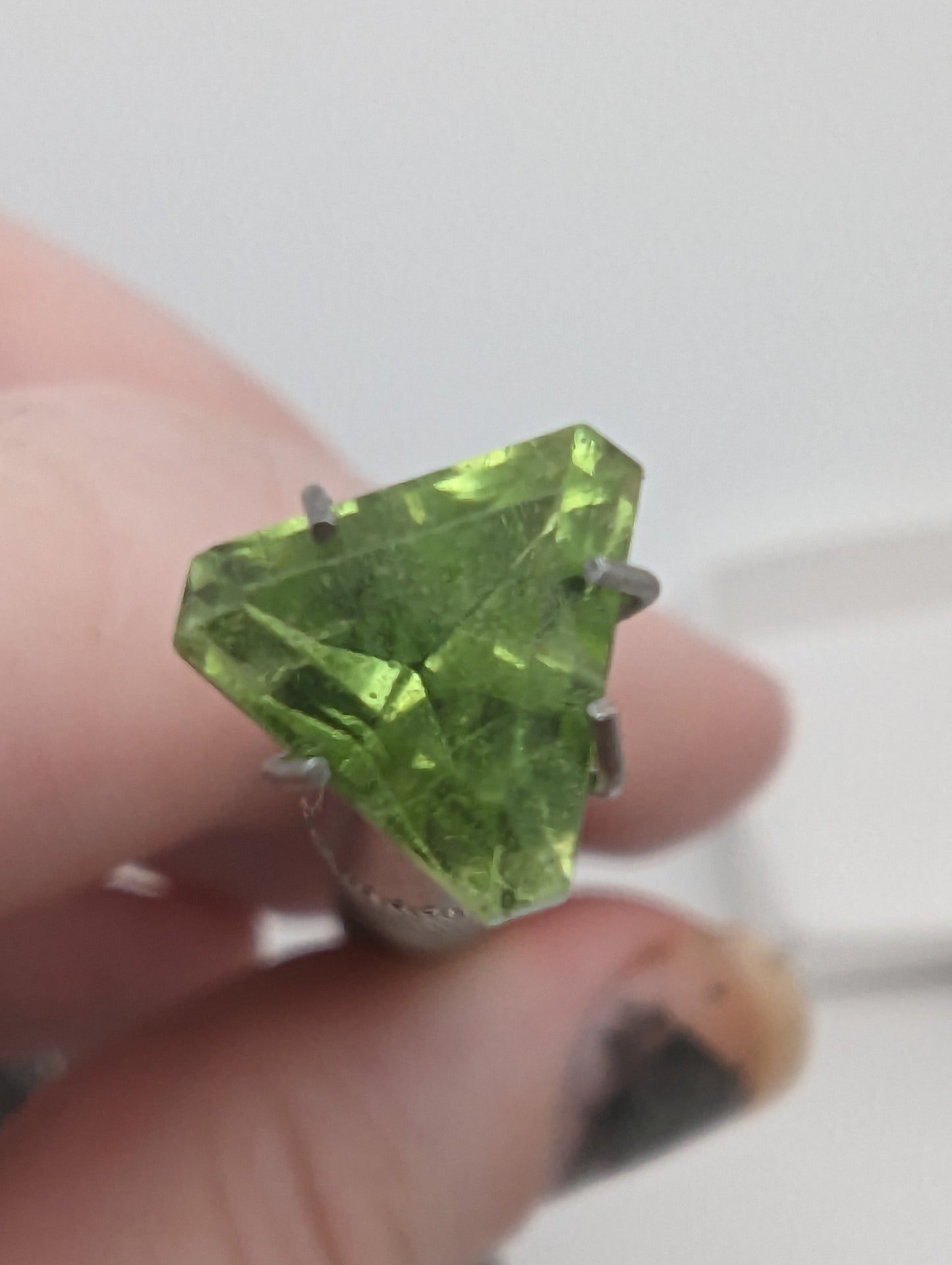 Peridot Facet - Trillion Cut - 2cts