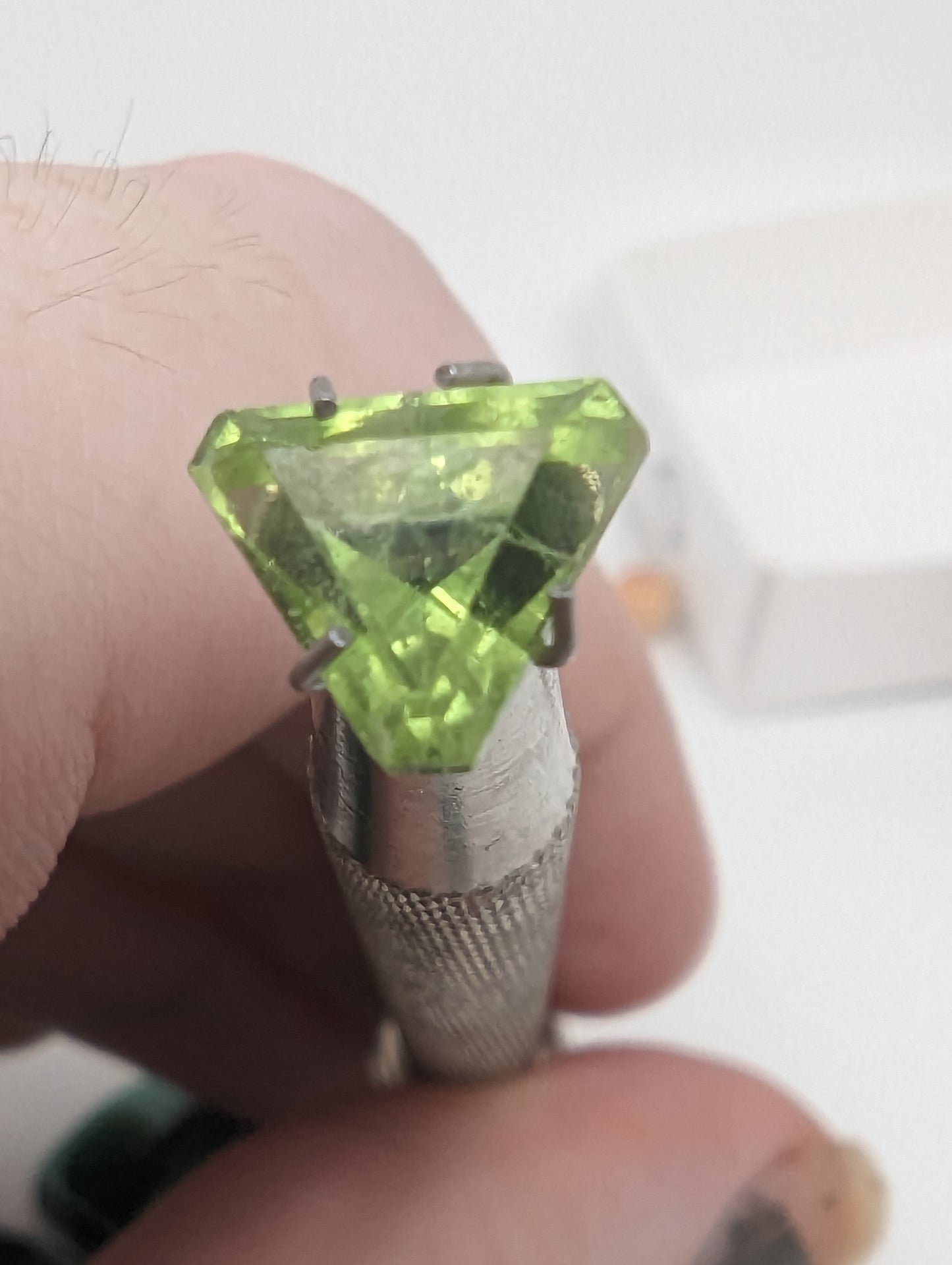 Peridot Facet - Trillion Cut - 2cts