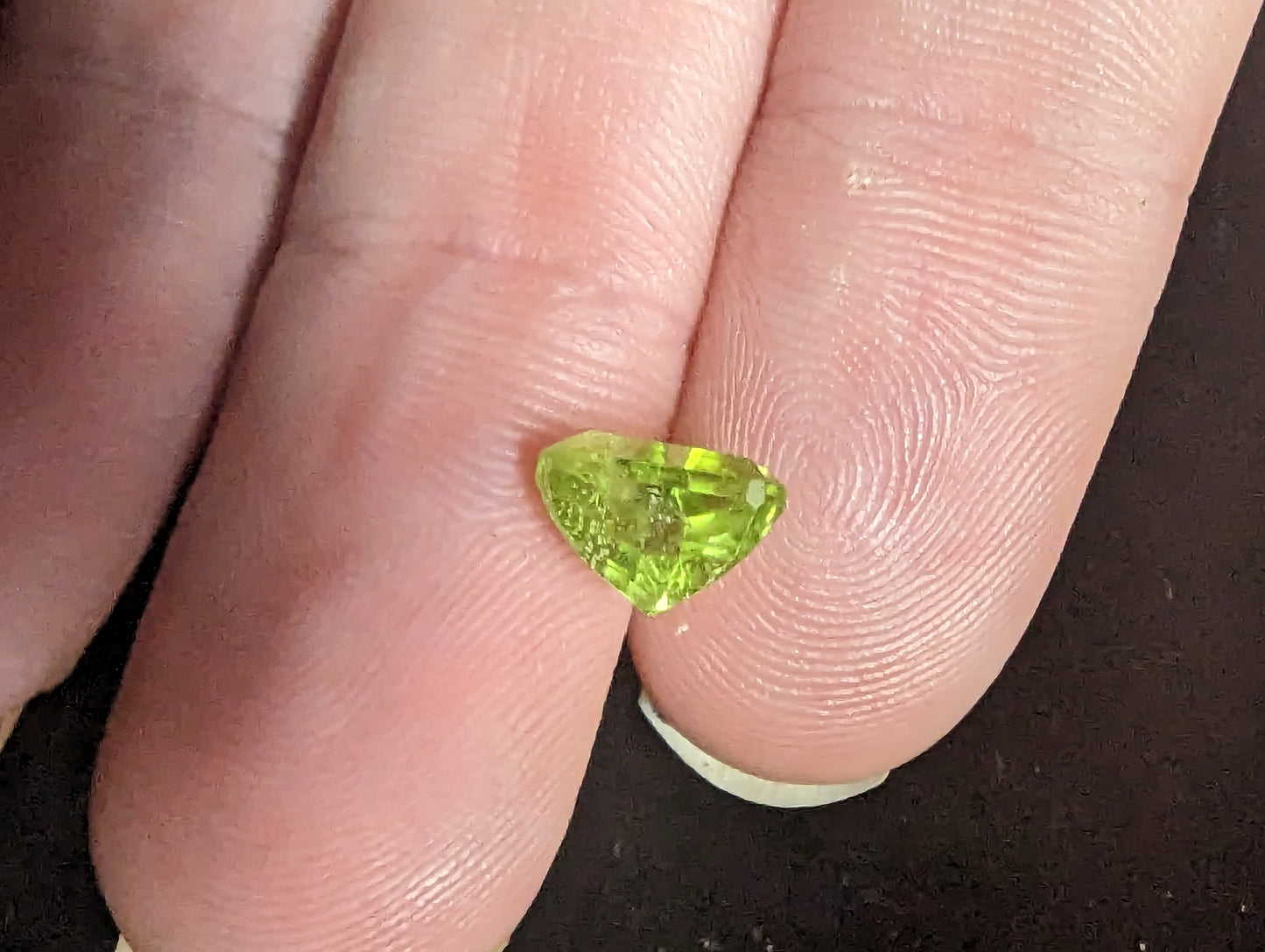 Peridot Facet - Trillion Cut - 2cts