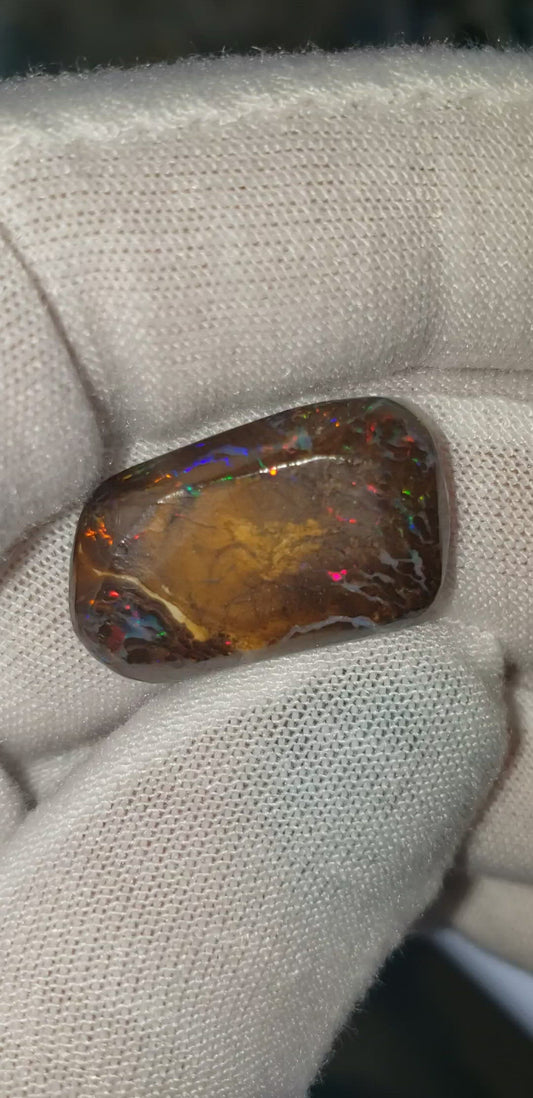 Boulder Opal - Designer cut by Dan Omen - 13.5 carats